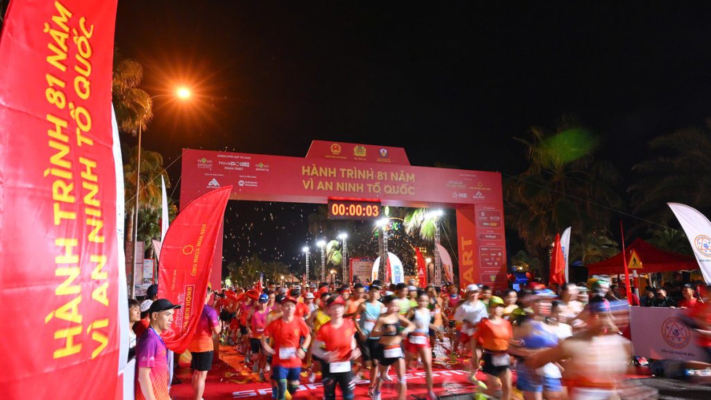 Cự ly 42km giải 'Hành trình 81 năm -
