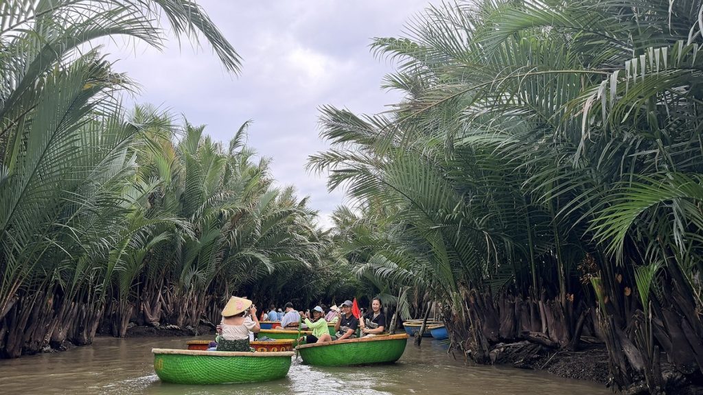 Các điểm du lịch trên cả nước không bị