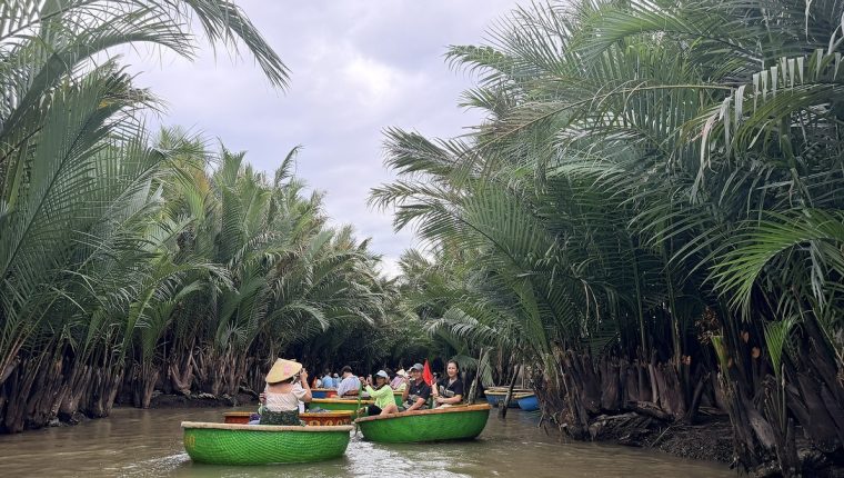 Các điểm du lịch trên cả nước không bị