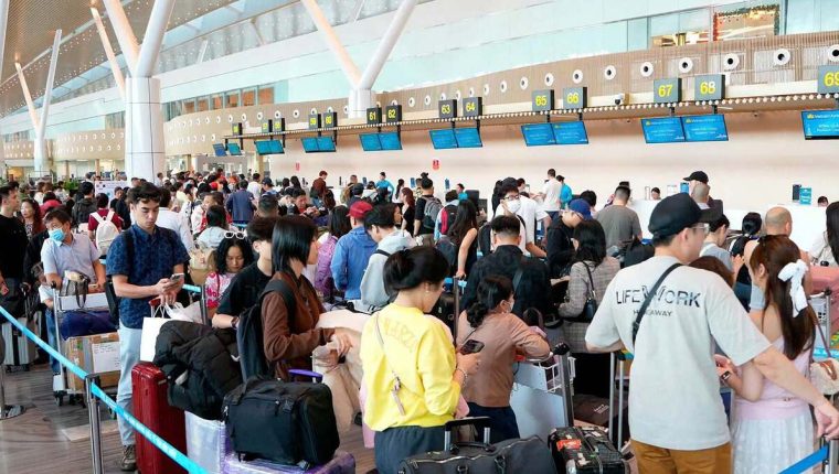 Vé máy bay 2/9 hạ nhiệt