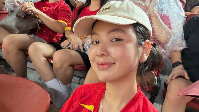 Vợ cầu thủ Quang Hải vỡ òa khi chồng