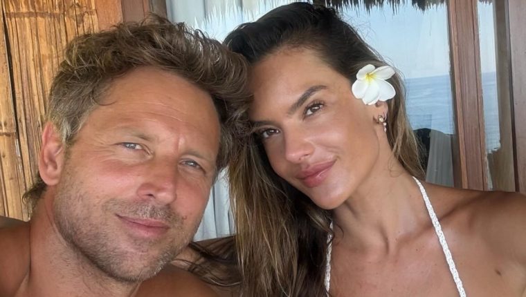 Cựu 'thiên thần nội y' Alessandra Ambrosio đính hôn