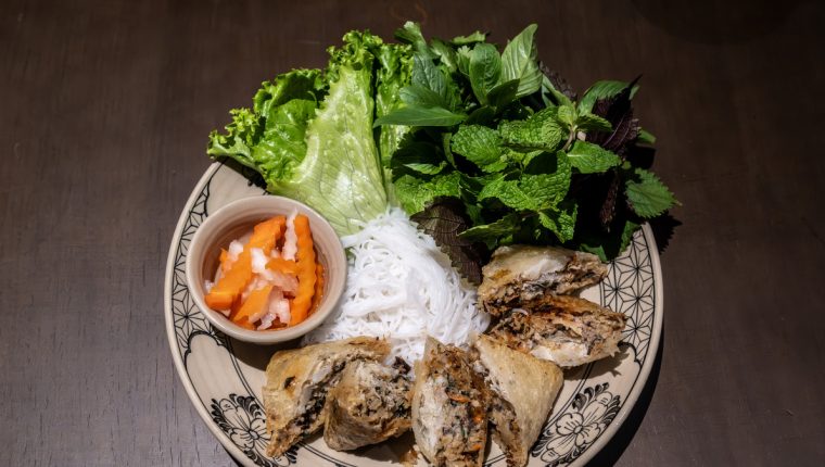 Quán Hà Nội với trăm món mẹ nấu được