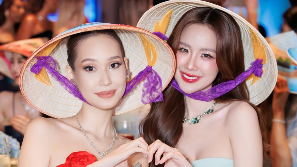 Thí sinh Miss World 2026 tạo dáng với nón
