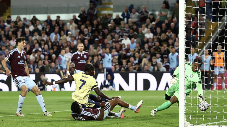 Arsenal thắng nhọc Aston Villa