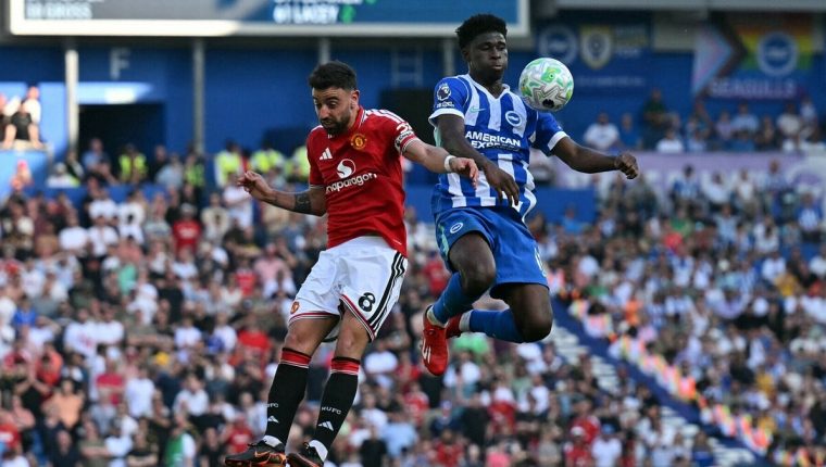 Paul Scholes: 'Fernandes tốt nhất nên im miệng'