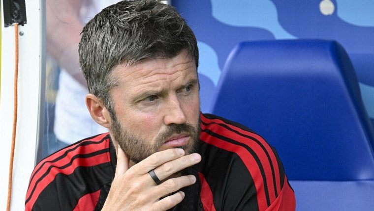 Carragher: 'Carrick không đủ tố chất để đưa Man