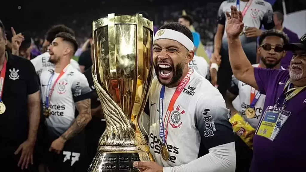 Ban lãnh đạo Corinthians bị dọa giết vì Depay