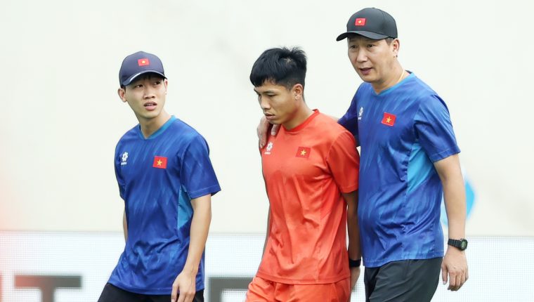 Việt Nam nguy cơ mất hậu vệ trụ cột