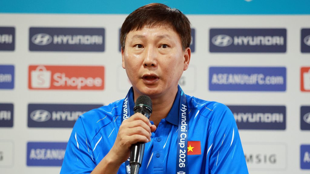 HLV Kim Sang-sik phủ nhận đá sân khách tốt