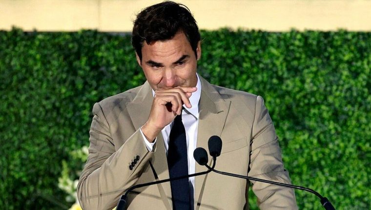 Federer bật khóc trong ngày vào Đại sảnh Danh