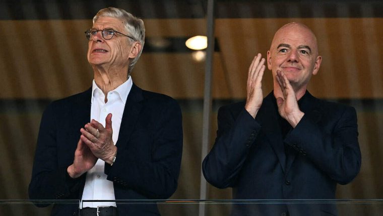 Chủ tịch FIFA Infantino bị tố hành động như
