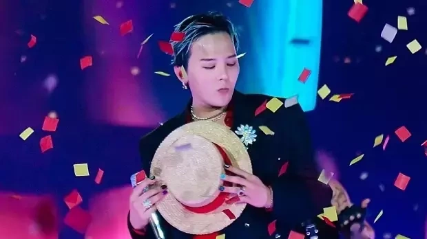 Fan Việt chi hàng chục triệu đồng săn vé
