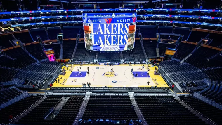 LA Lakers được bán với giá kỷ lục 12,5