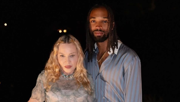 Madonna đón sinh nhật bên người tình kém 38