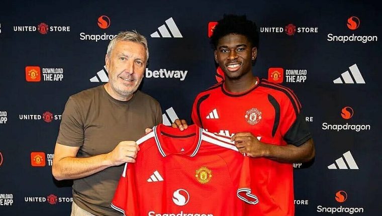 Man Utd công bố Baleba