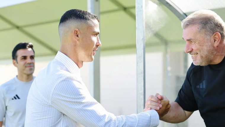Ronaldo rút ngắn kỳ nghỉ để gặp tân HLV