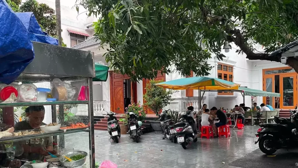 Quán hủ tiếu biệt thự tại TP HCM đóng