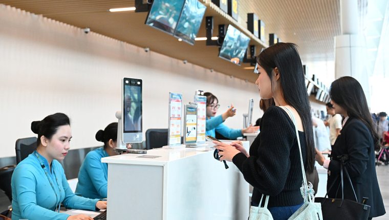 Giá vé máy bay giờ chót lễ 2/9 vẫn