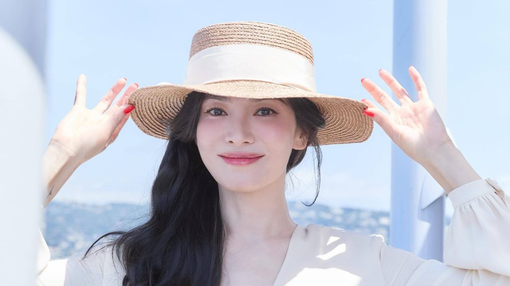 Trang phục tôn khí chất thanh lịch của Song