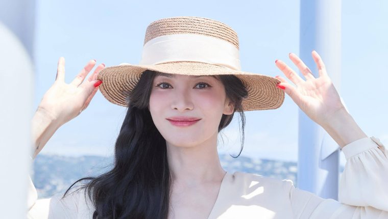 Trang phục tôn khí chất thanh lịch của Song