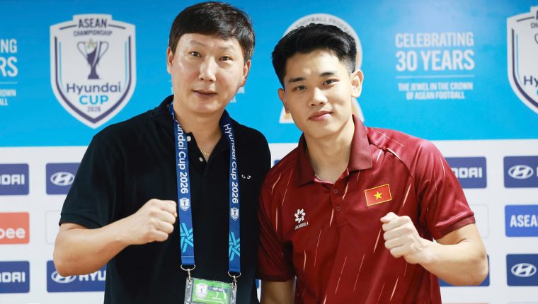 HLV Kim Sang-sik: 'Đình Bắc phải vươn tầm châu