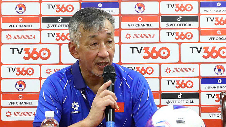 HLV U20 Việt Nam: 'Xuống hạng là điều đáng