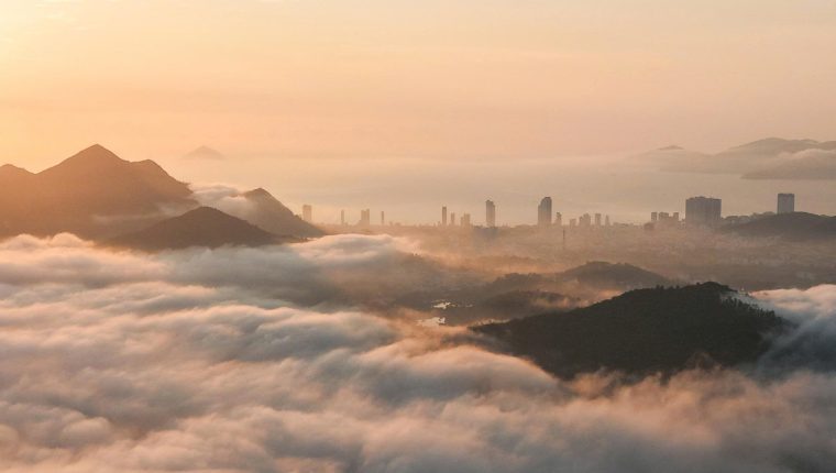 Lên núi săn 'biển mây' ở Nha Trang