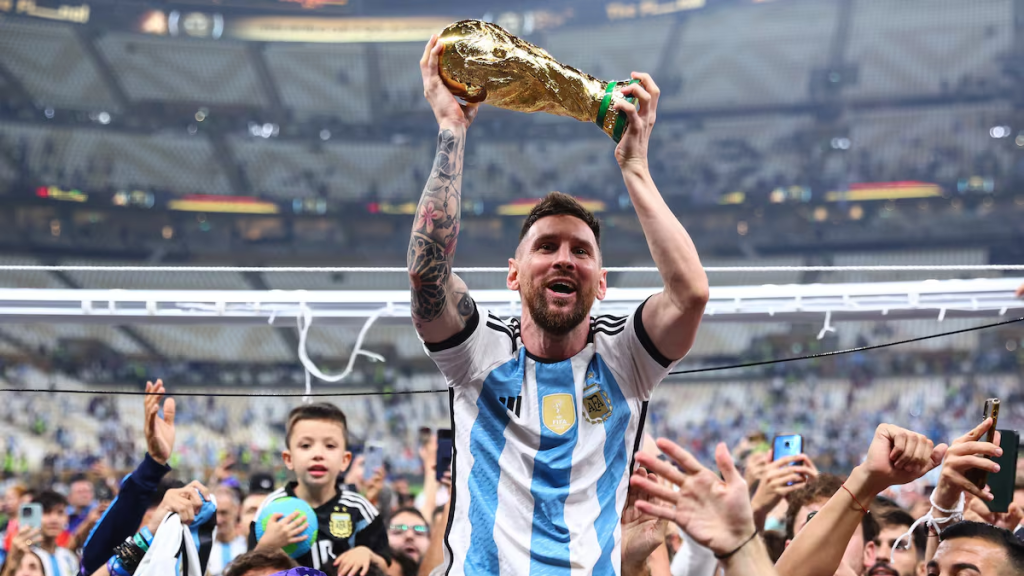 Valdano: 'Messi đã dạy chúng ta bản chất cốt