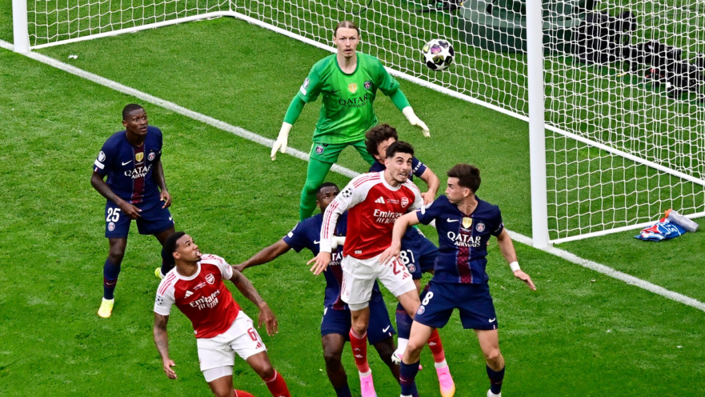Champions League vinh danh nghệ thuật phòng ngự của