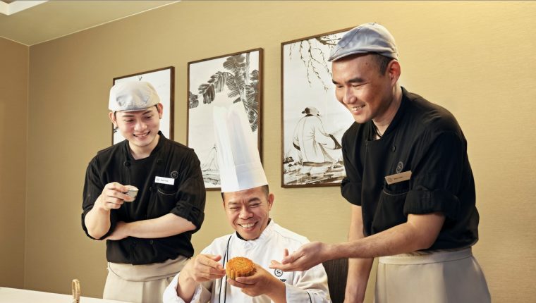 Sheraton Saigon đạt dấu ấn gần 200.000 bánh Trung