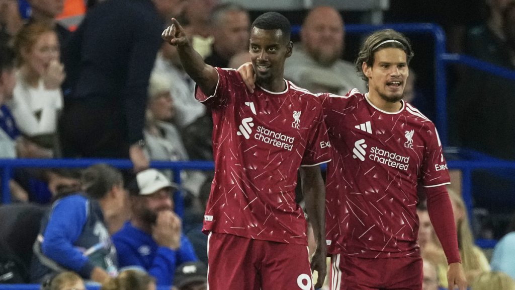 Liverpool thắng nhờ cú đúp chớp nhoáng của Isak