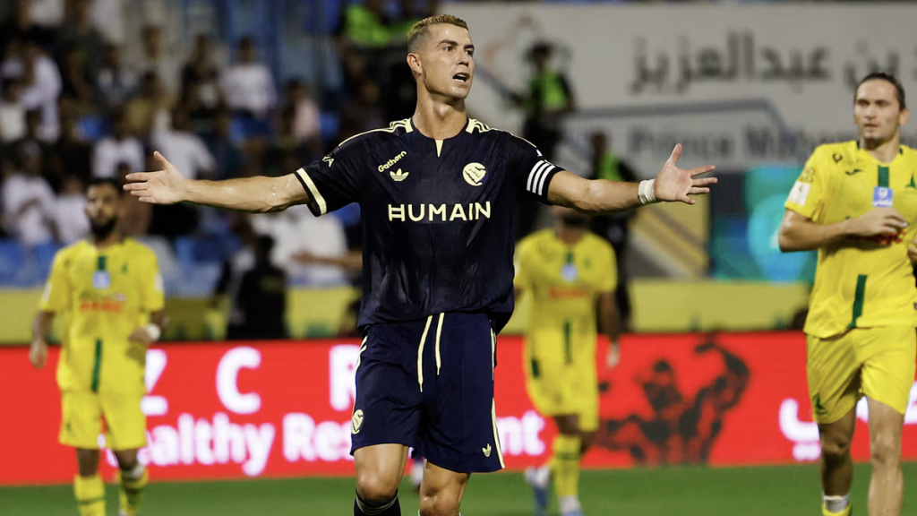 CLB của Ronaldo lập kỷ lục ghi bàn liên
