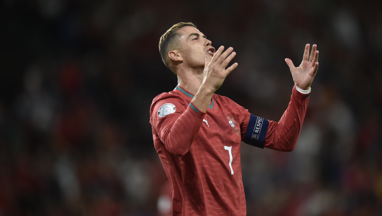 Ronaldo im tiếng trong chiến thắng của Bồ Đào