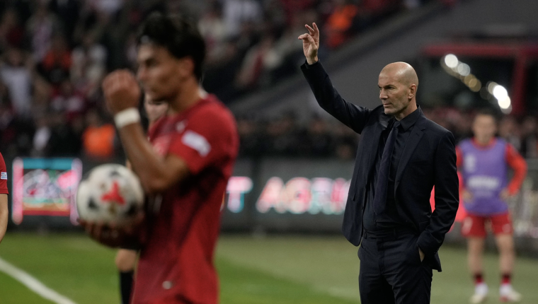 Mbappe ghi bàn trong trận ra mắt của Zidane