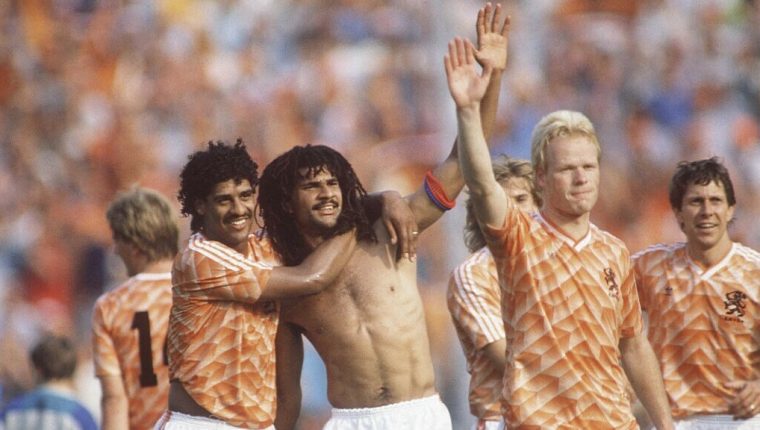 Gullit: 'Tây Ban Nha mang phong cách Cruyff, chứ