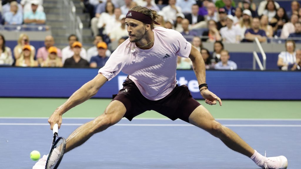 Zverev bất bình với lịch bán kết Mỹ Mở