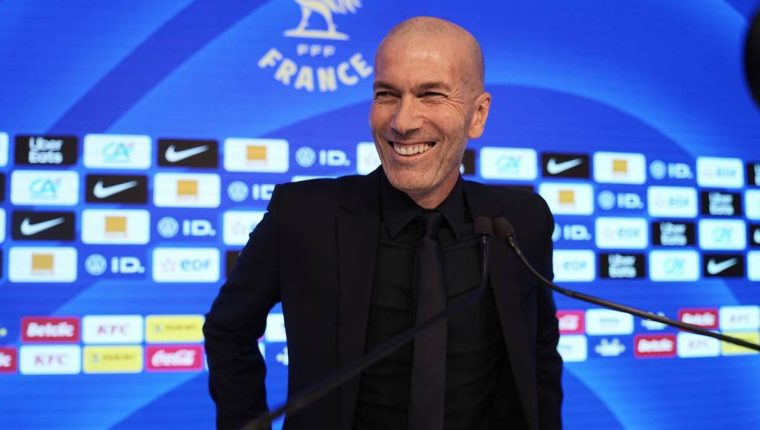 Zidane khôi phục vị trí sở trường cho Mbappe