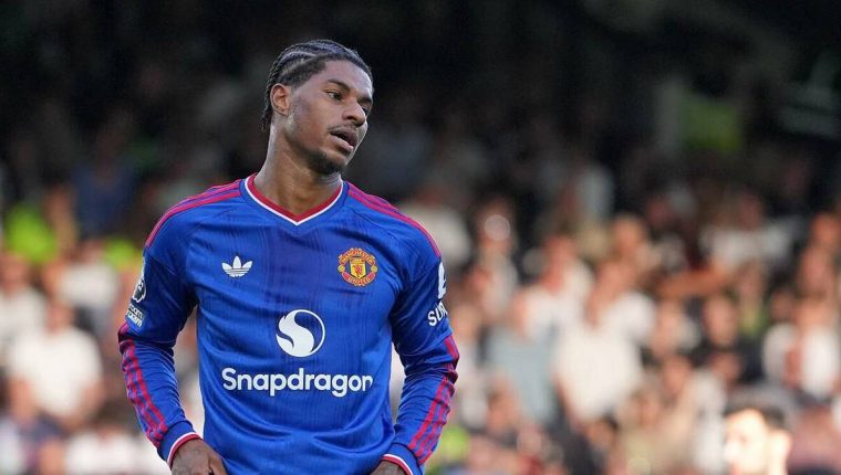Owen: 'Rashford trông như bị cả thế giới đè