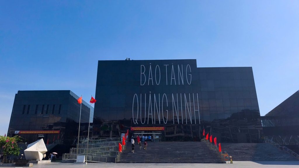 Quảng Ninh chấn chỉnh việc người nước ngoài thuyết