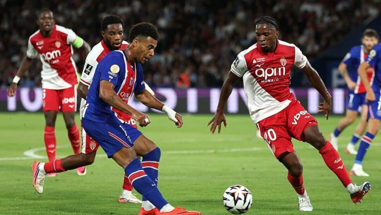 PSG thua ngược trong ngày Luis Enrique gia hạn