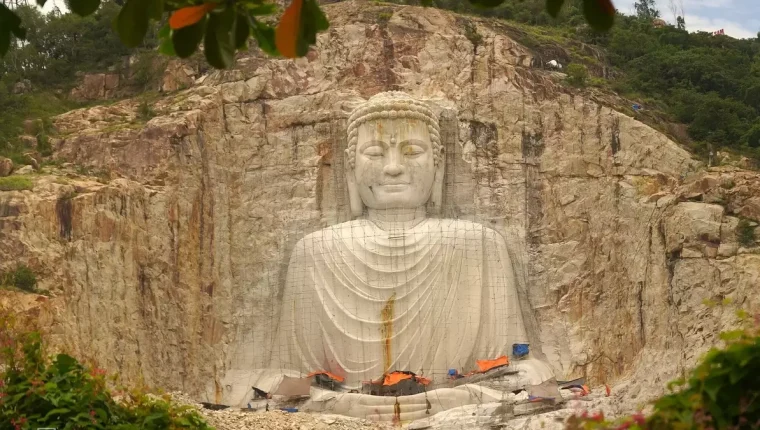 Tượng Phật 81 m núi Sam có thể thay