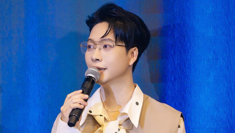 Emcee L ra album solo đầu tay