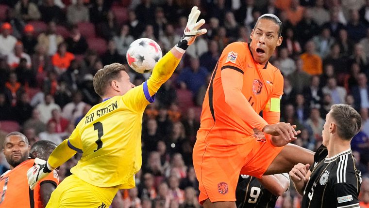 Đức bị Hà Lan cầm chân trong ngày Klopp