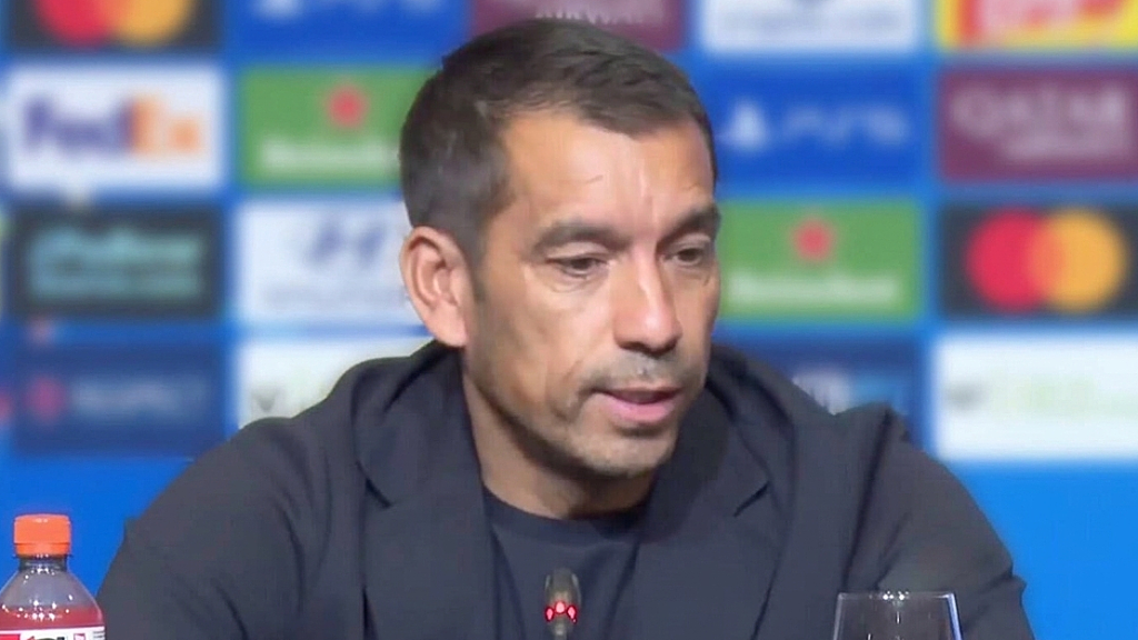HLV Feyenoord: 'Barca mạnh nhất thế giới'