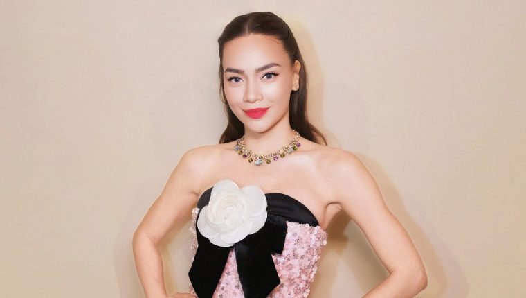 Trang phục giúp Hồ Ngọc Hà tỏa sáng ở
