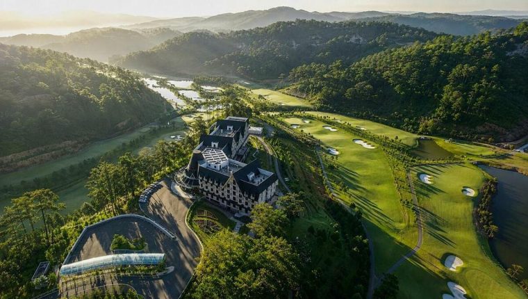 Sam Tuyền Lâm vào top sân golf nghỉ dưỡng