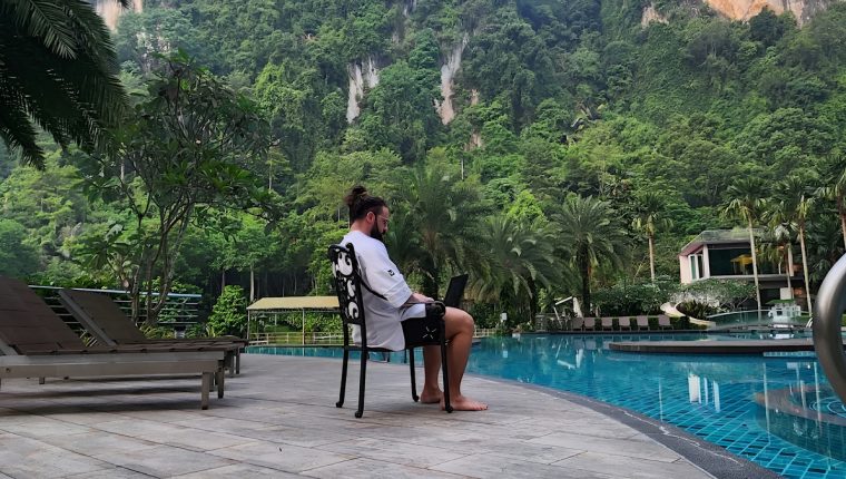 Gia đình Mỹ vỡ mộng sống ở châu Á sau 8 tháng