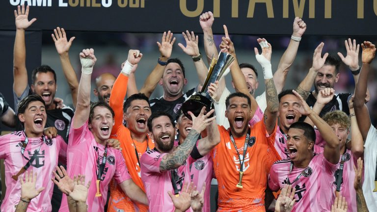 Messi ghi bàn giúp Inter Miami đăng quang Campeones