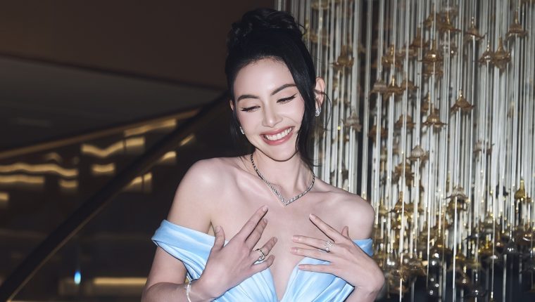 'Ma nữ đẹp nhất Thái Lan' diện đầm Lê